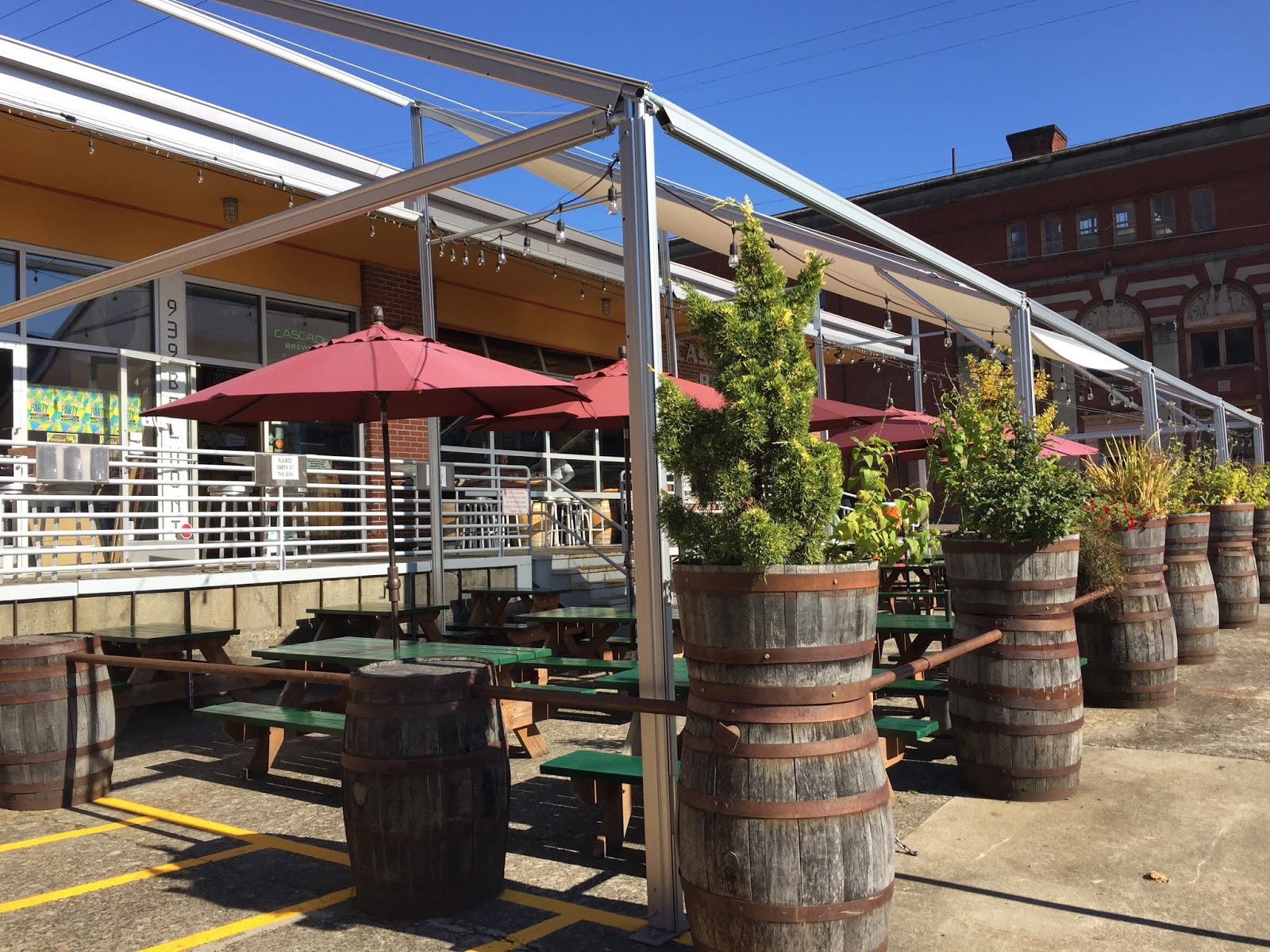 フード＆ワインの日々 PDXグルメ：バレルで熟成サワービール Cascade Brewing Barrel House（カスケード ブリュー