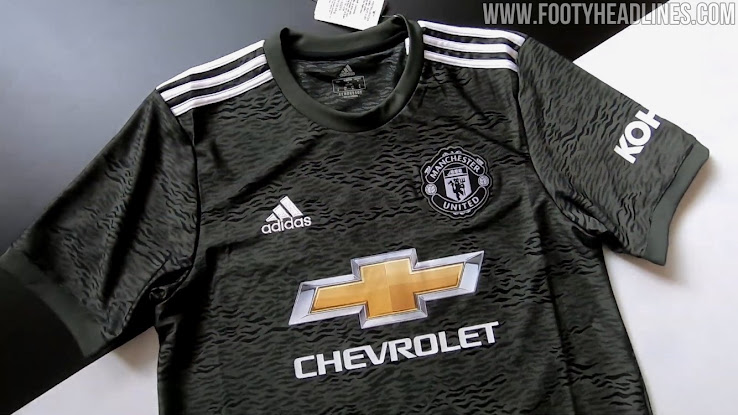 manchester-united-20-21-awwy-kit+%25281%