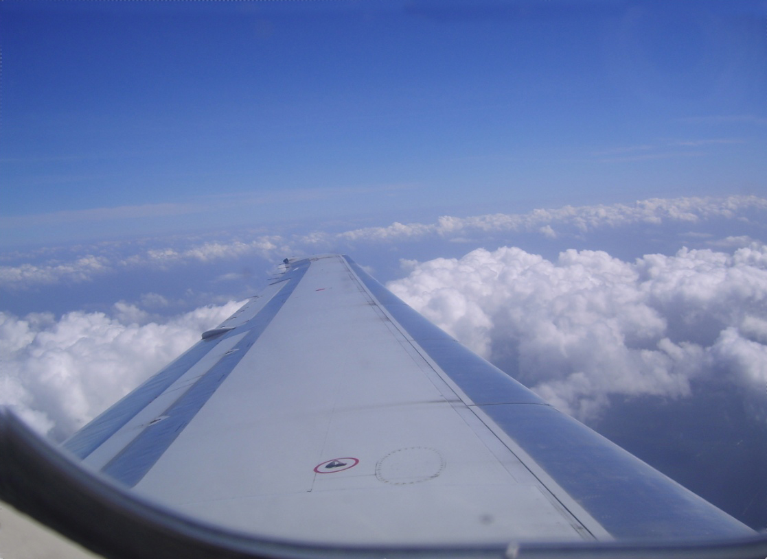 http://2.bp.blogspot.com/-lA4uCaIMemk/T0YbZ4ZyB3I/AAAAAAAADRQ/8ybBWoho1kM/s1600/hublot+avion+nuage.jpg