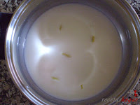 Milhoja de crema pastelera, nata y chocolate-leche con el limón