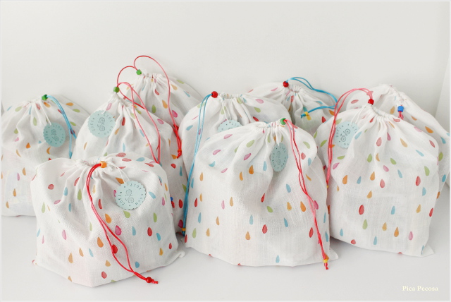 regalos-diy-ninos-invitados-comunion-bolsa-tela-juguetes