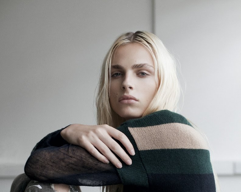 Кара делевинь и эмилия кларк. Трансгендерной моделью инес рау. Модели которым изменяли. Модели которым изменяли. Christy turlington в молодости.