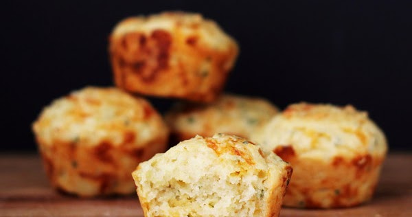 Cookistry: Cheddar and Chive Muffins