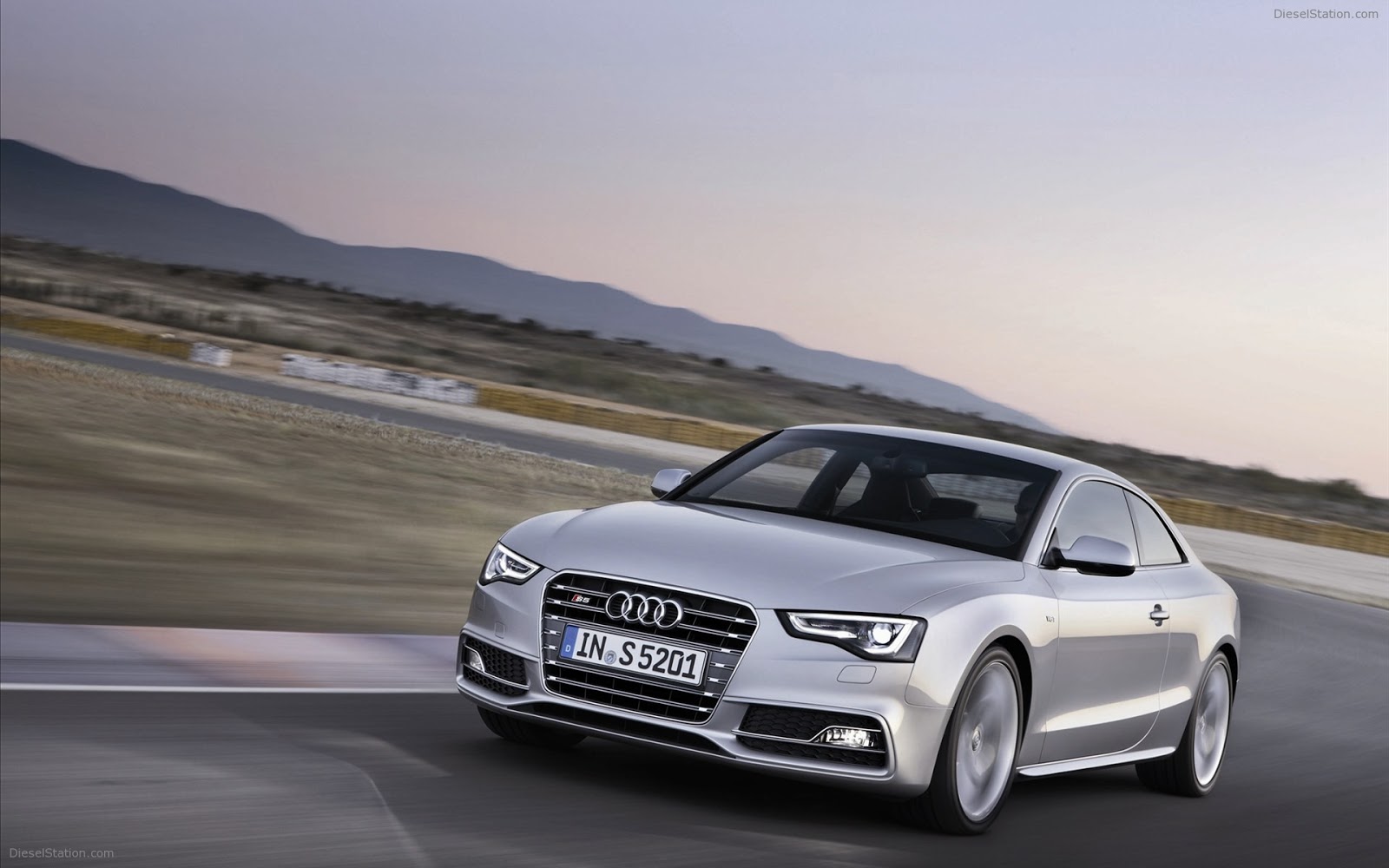 Top 27 Most Beautiful And Dashing AUDI CAR Wallpapers In HD