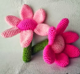 http://zitaybolita.blogspot.com.es/2015/01/margaritas-amigurumi.html#more