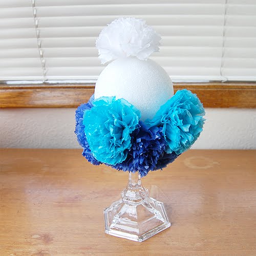 The Craftinomicon Ombre Pom Pom Centerpiece