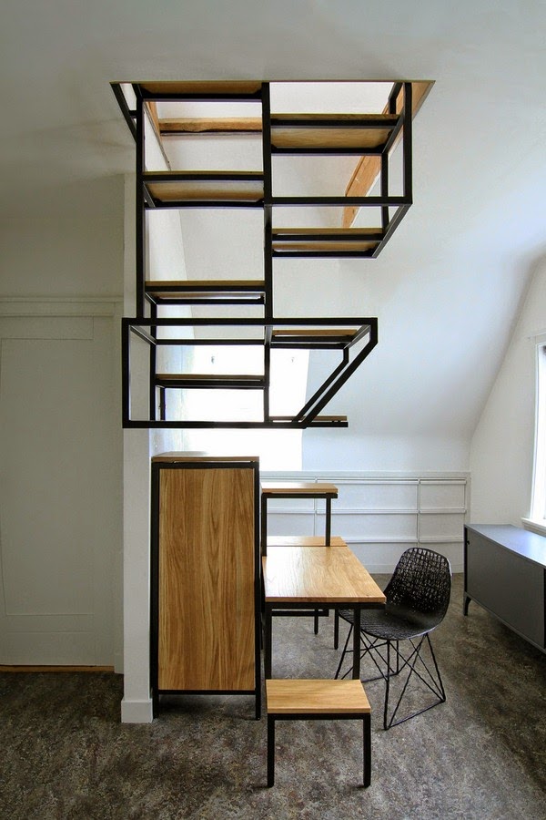 Staircase and desktop at the same time