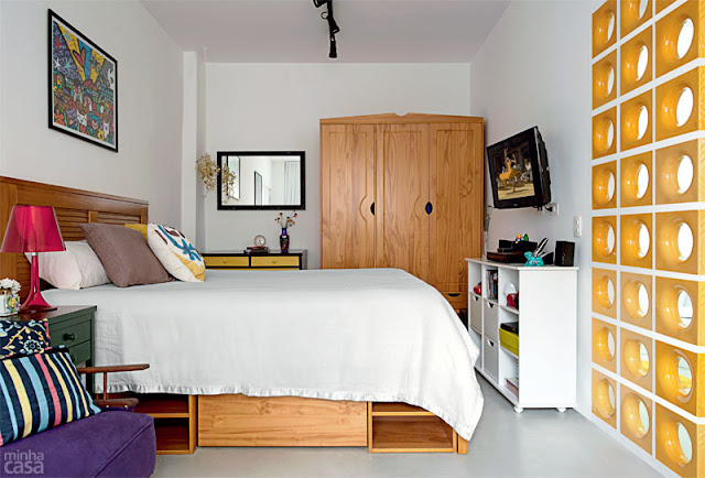 Kitnet reformada e decorada, cores vibrantes, estilo retrô. Blog Achados de Decoração Kitnet reformada e decorada, cores vibrantes, estilo retrô. Blog Achados de Decoração