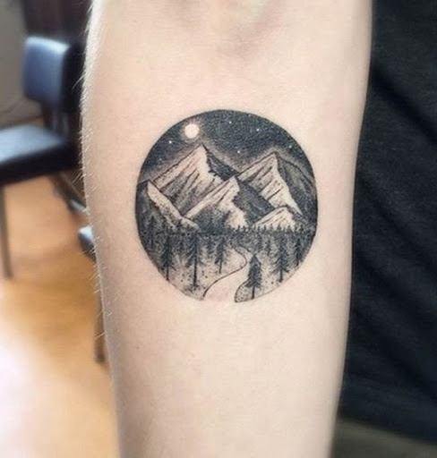 Este tranquilo criação de mostrar um caminho indo para as montanhas. Esta pode ser a sua maneira de expressar o amor por aventuras.