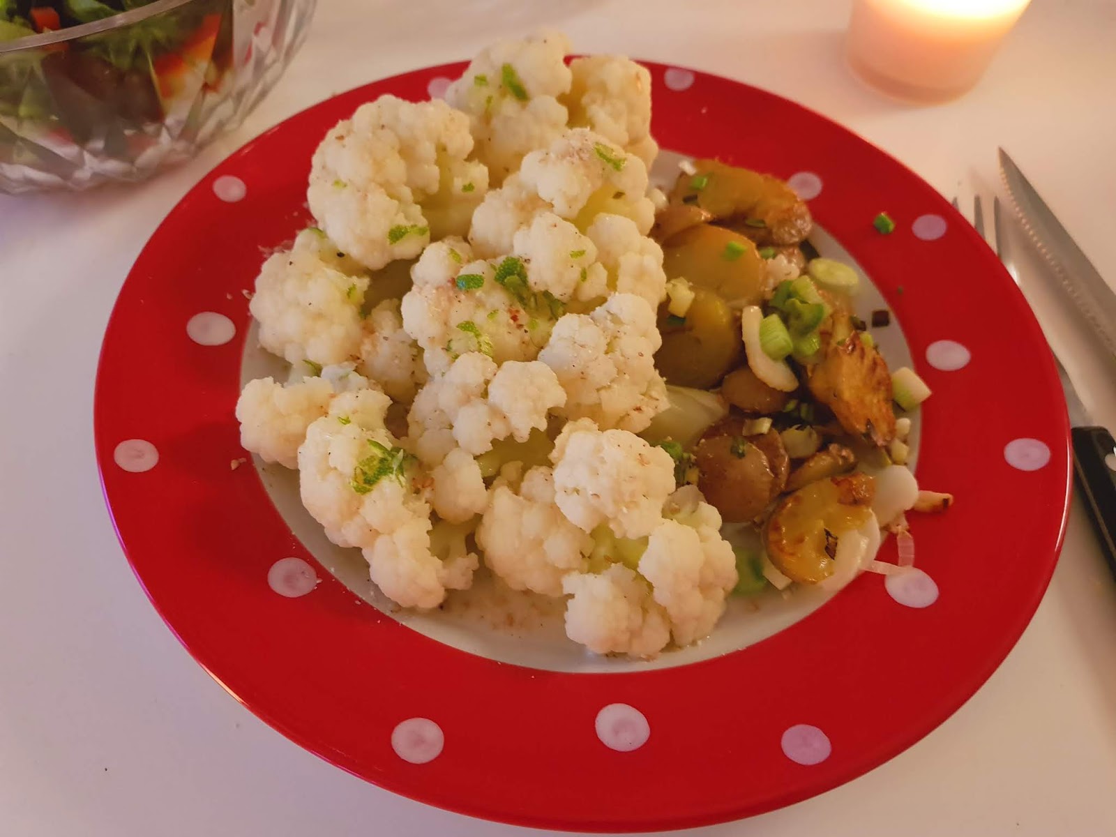 Blumenkohl mit Limettensoße und ein Salatdressing