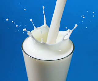 Salah satu contoh emulsi cair adalah susu