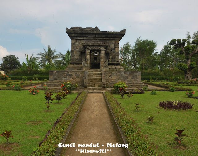 Nisa mufti: Candi Badut di kota Malang