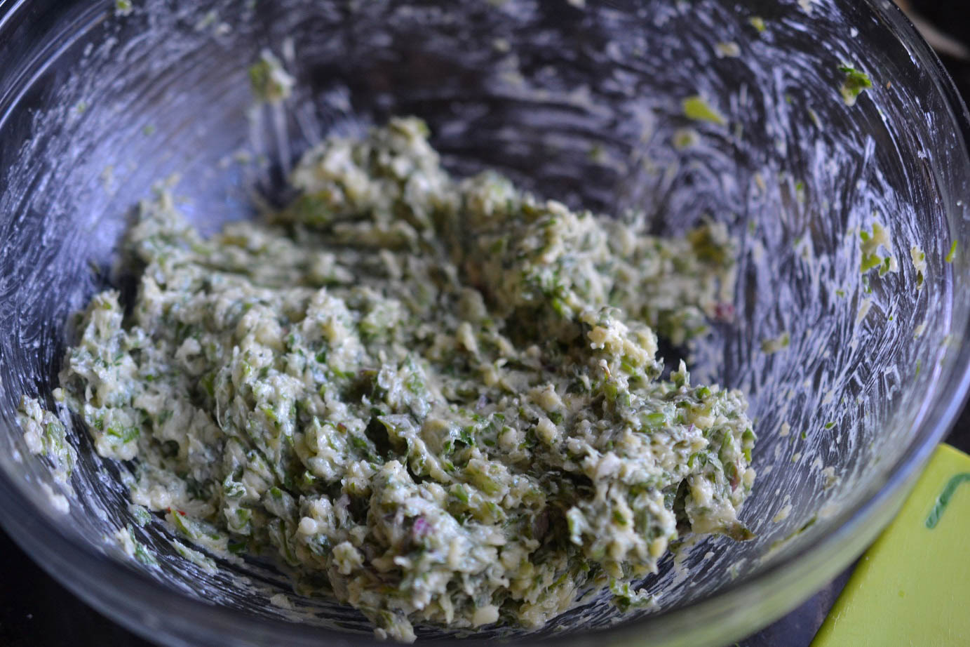 Greedy Girl Spinach and Herb garlic bread