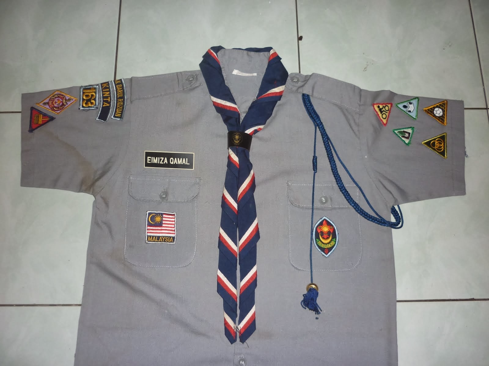 PENGAKAP SMK ELOPURA 2: PEMAKAIAN BAJU UNIFORM PENGAKAP