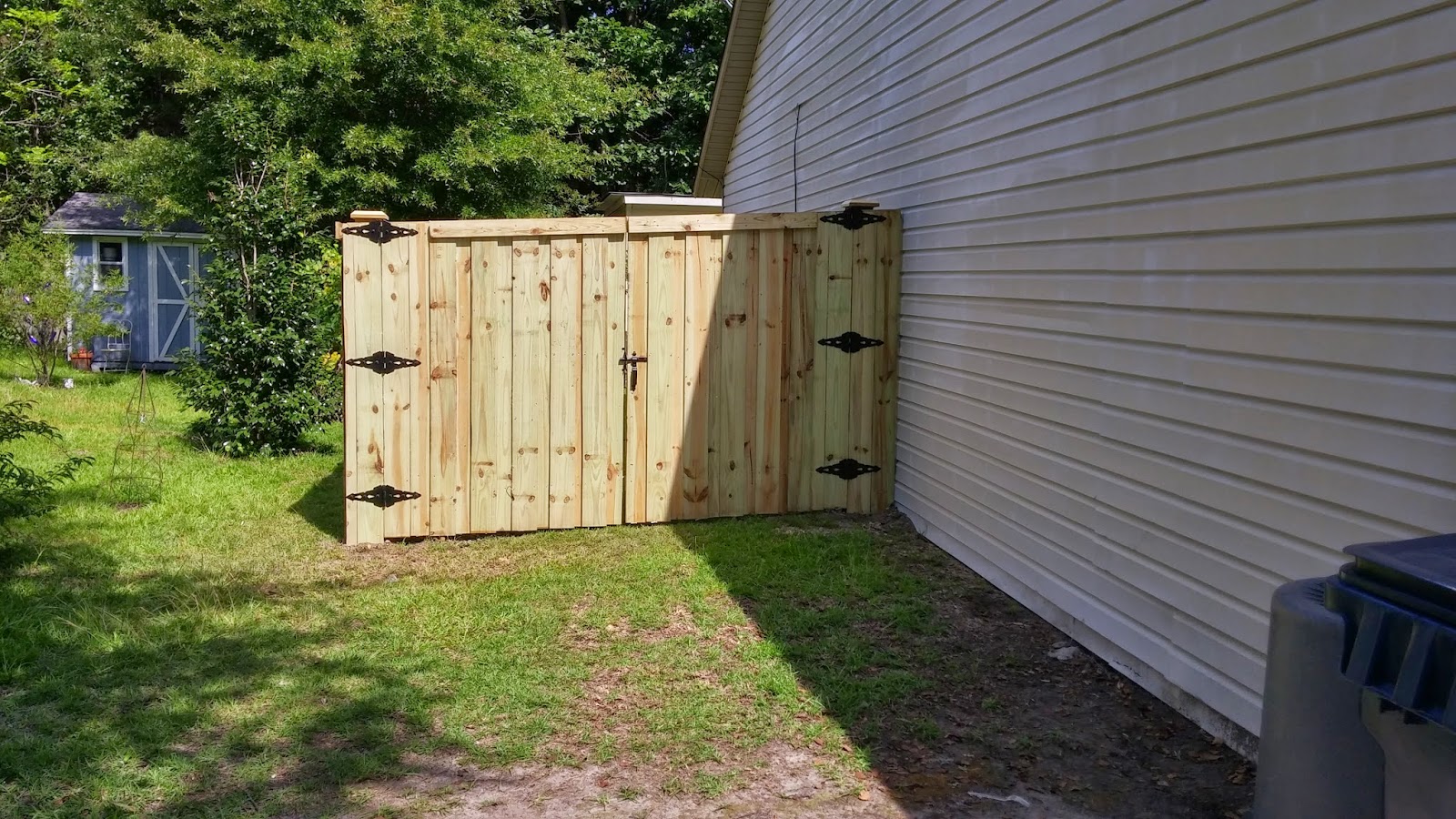 Town & Country Fences, LLC A Fresh New Fence in Moultrie Place