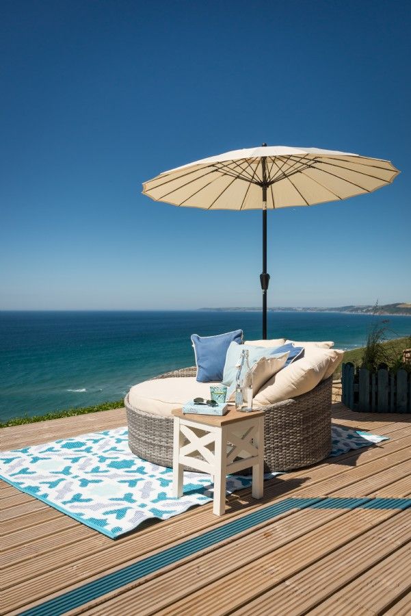 Daydreamer-luxury-self-catering-beach-hut-via-Unique-Home-Stays-3.jpg