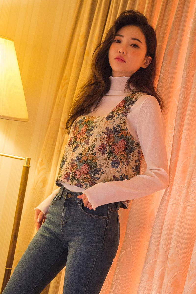 Korean Model Seo Sung Kyung in Photo Album Feb 2017 