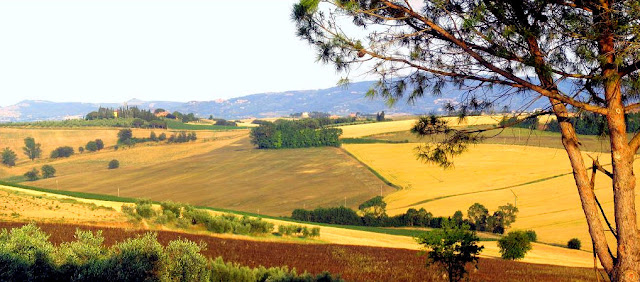 Benvenuti  or Welcome to Arte Umbria—an artistic retreat amid scenic splendor in the Umbrian countryside of Italy. Photo: WikiMedia.org.