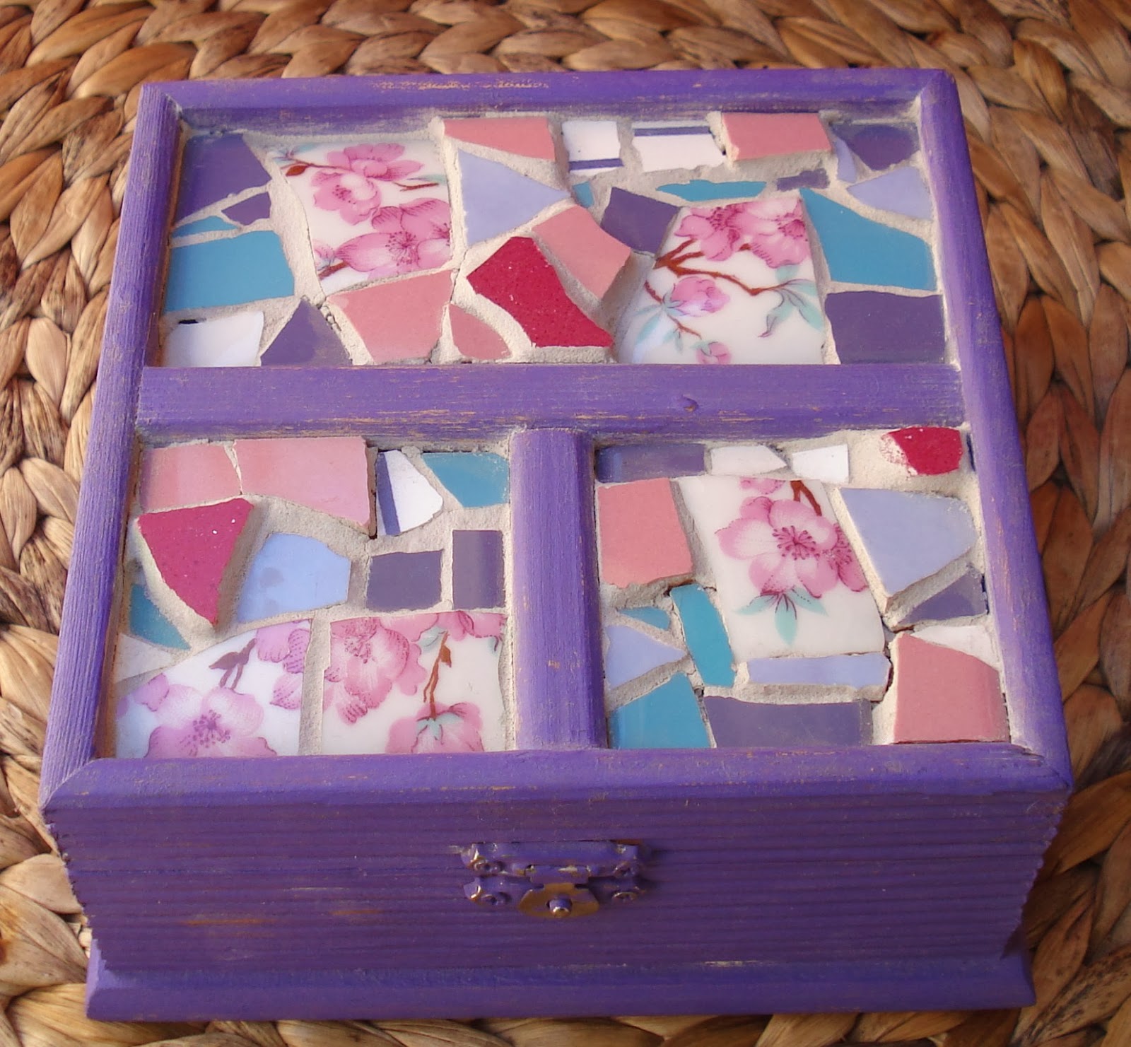 Raisumosaicos: Cajas de madera con interior forrado tipo joyero.