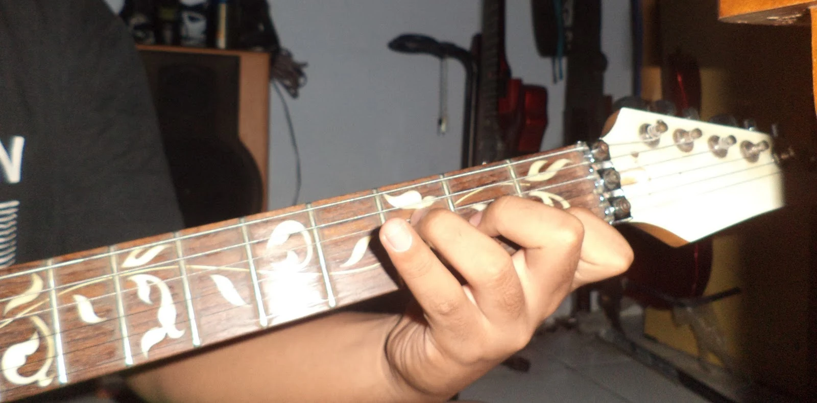 Gambar terkait Chord Kunci Gitar dan Lirik Lagu Kalangkang - Nining Meida : Luhur pasir tepung geter (dari Bing)
