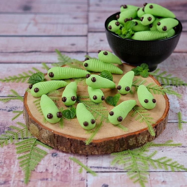 Cara Membuat Resep Kue Ulat Sagu Hijau (Caterpillars Cookies) Cara Membuat Resep Kue Ulat Sagu Hijau (Caterpillars Cookies)