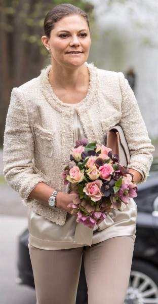 Style of Crown Princess Victoria, Dress, Jewelry, Coat, Shoes, Earings, necklace