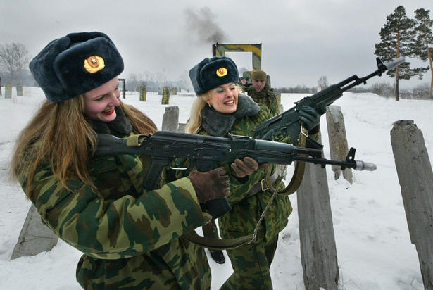 Russian-Women-with-Ak-47s.jpg