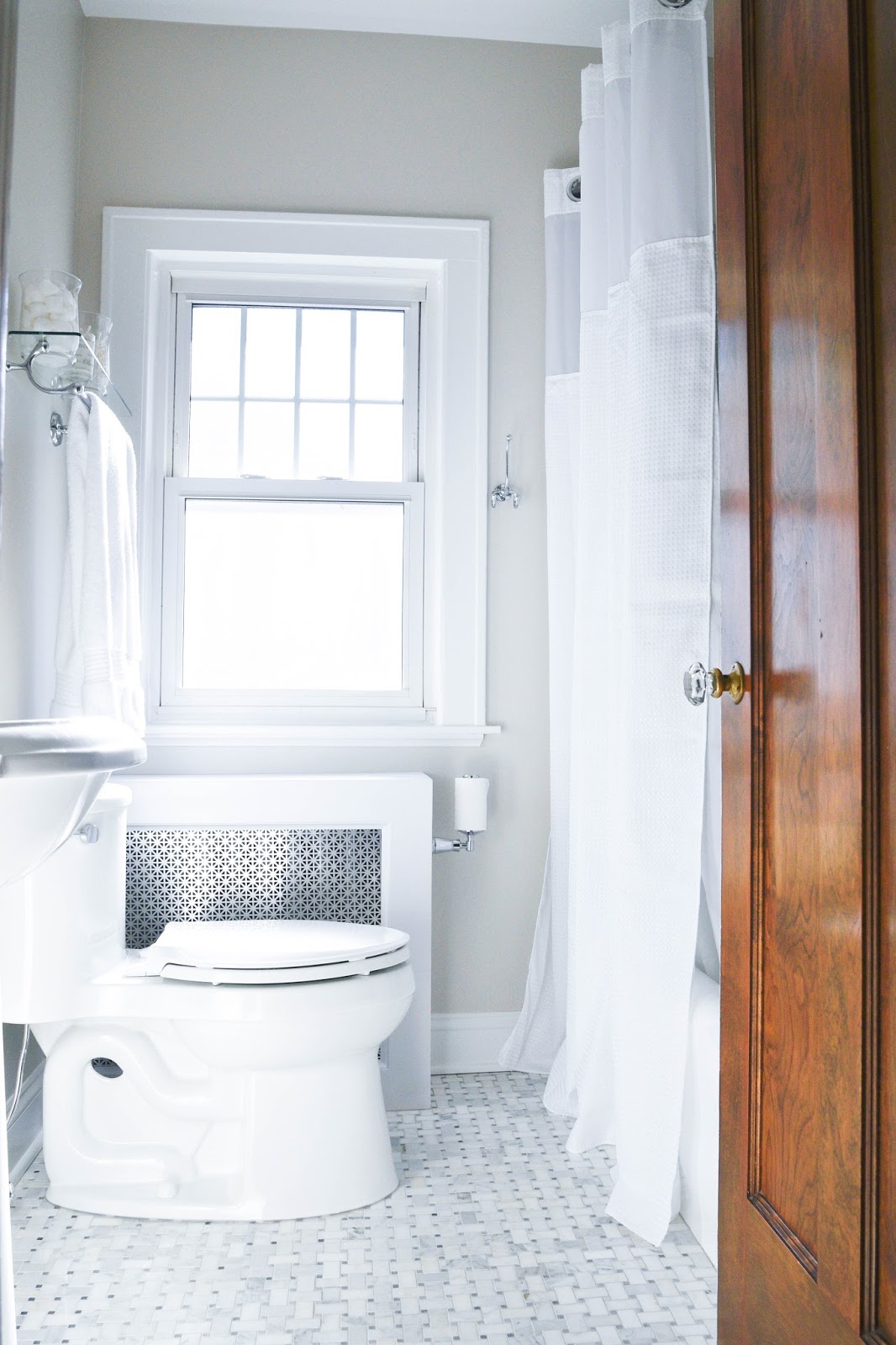 Modern Meets Traditional Styled Bathroom Home with Keki