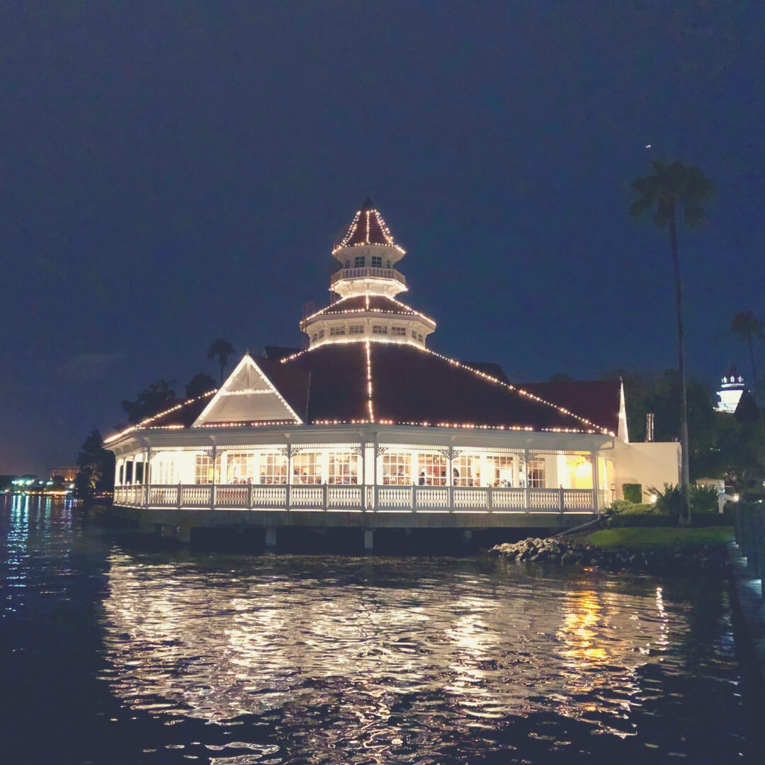 The Best Restaurants In Walt Disney World You Need To Book Now | A list of our favourite restaurants and why you need to book them!