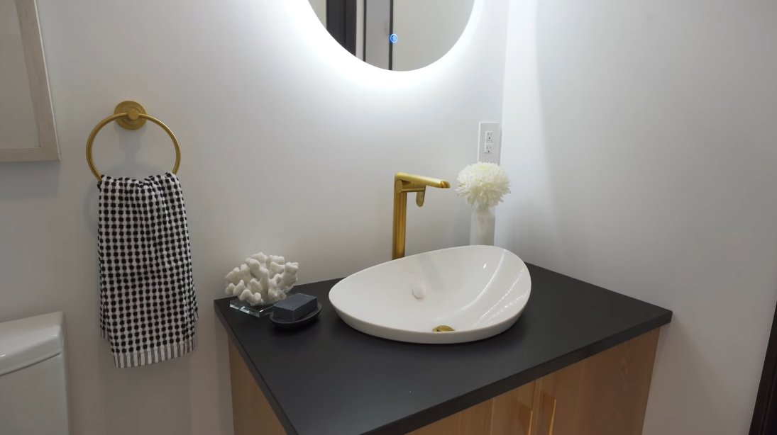 41 Interior Design Photos vs. 4 Velma Dr, Toronto Luxury Home Tour