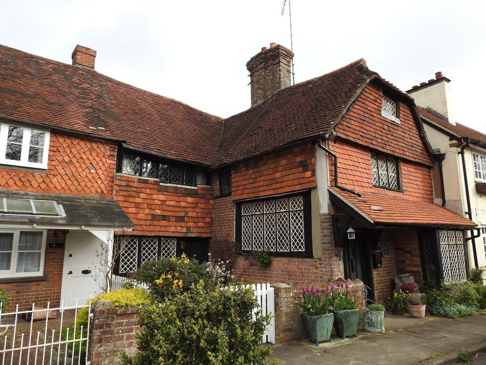 Crawley Old Town THIRTEEN PICTURES Harrow Cottage/Old Plough Cottage