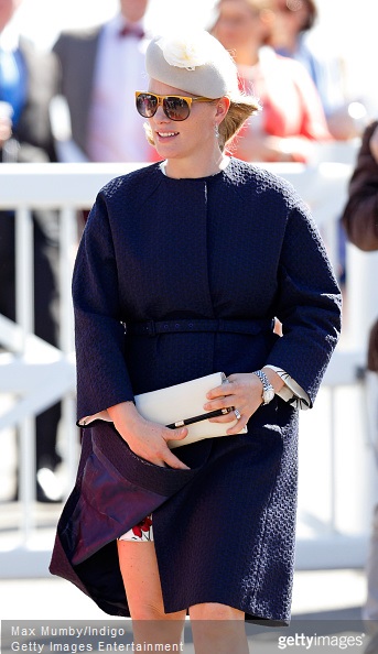 Zara Phillips Style - Zara Phillips attends day 3 'Grand National Day' of the Crabbie's Grand National Festival at Aintree Racecourse