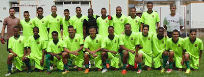 Time são-joanense com os profissionais: Iago, Stéfano, Pabloe Pelezinho