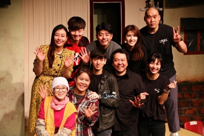 비슷한 시기에 둘 다 연극 데뷔한 류필립 미나 | 인스티즈