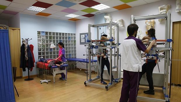 Por qué la curvatura de la columna vertebral influye negativamente el organismo