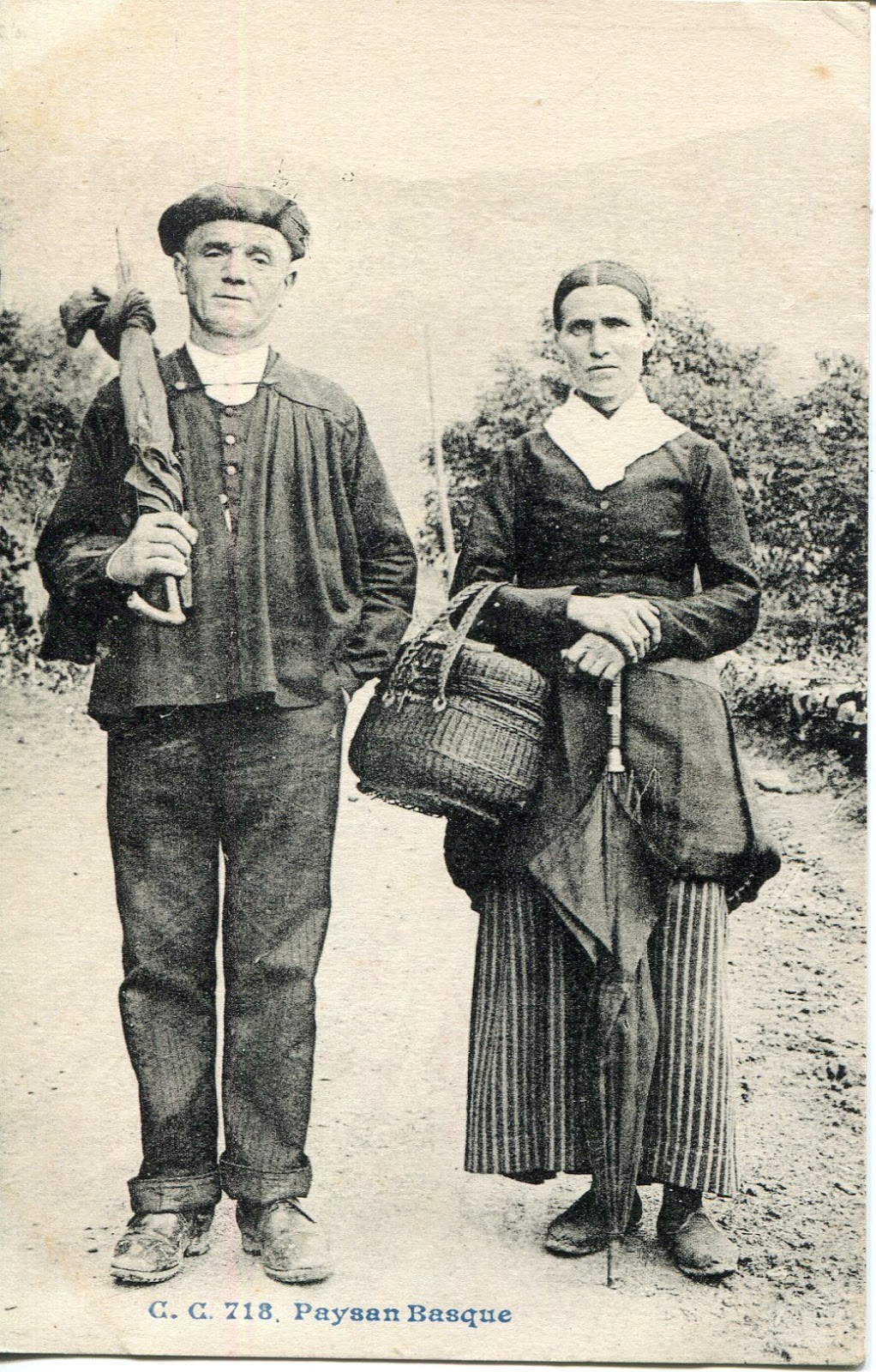 EUSKAL HERRIA LEHEN PAYS BASQUE D'ANTAN PERSONNAGES DE LA SOCIÉTÉ AU