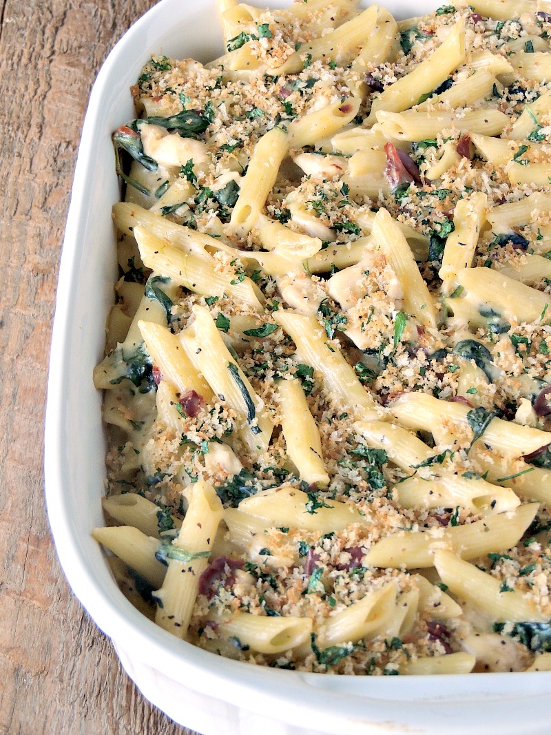 Chicken Florentine Pasta Bake - This hearty meal takes your favorite comfort food to the next level and is done in 30 minutes from www.bobbiskozykitchen.com