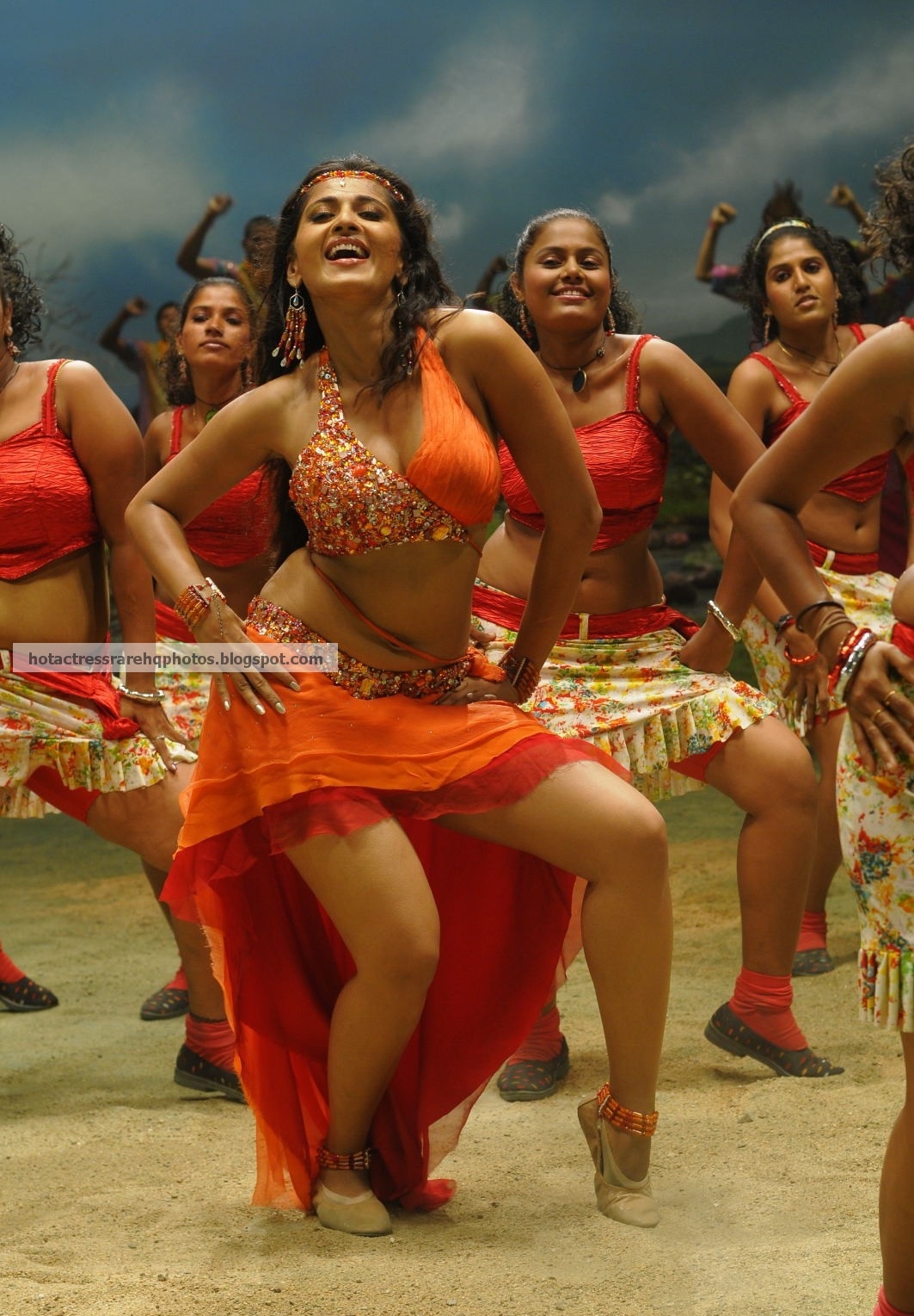 Hot Indian Actress Rare Hq Photos Telugu Beauty Anushka Shetty Unseen Deep Navel Show Dance In