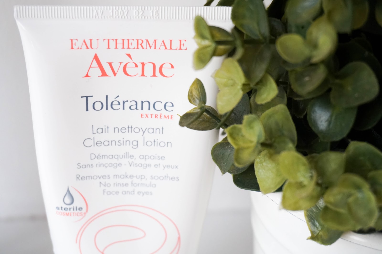 Less is more with AVÈNE TOLÉRANCE EXTRÊME Less is more with AVÈNE TOLÉRANCE EXTRÊME