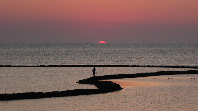 Puesta de sol sunrise Corrales de pesca en Playa de las Canteras - Chipiona