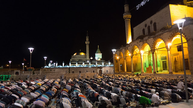 MASYAALLAH, INILAH FADHILAH SHALAT TARAWIH MALAM KE-1 HINGGA MALAM KE-30, Tolong Sebarkan!!!