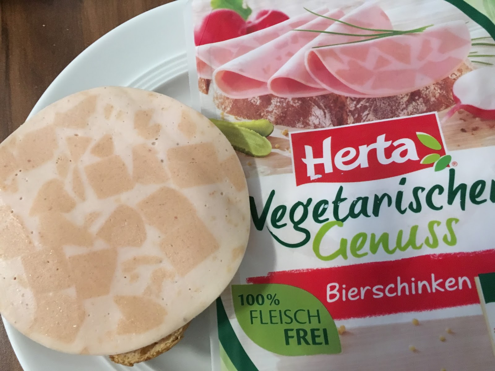 Das Kleine Testcafe Vegetarische Wurstspezialitaten Von Herta Im Test
