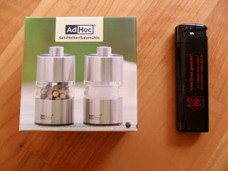 Test Pfeffer- und Salzmühle Minimill AdHoc Produkttest Geschenkeshop kaufen günstig Feuerzeug