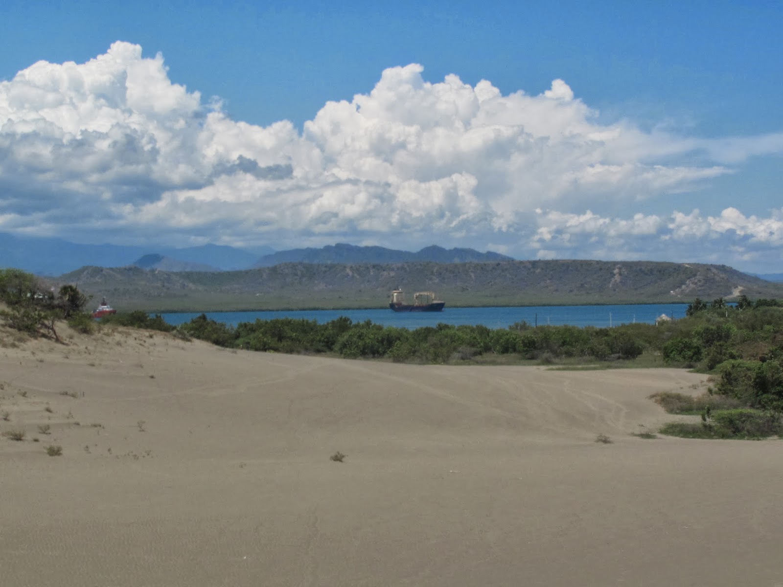 PandeVamos: Dunas de Baní y Playa Salinas