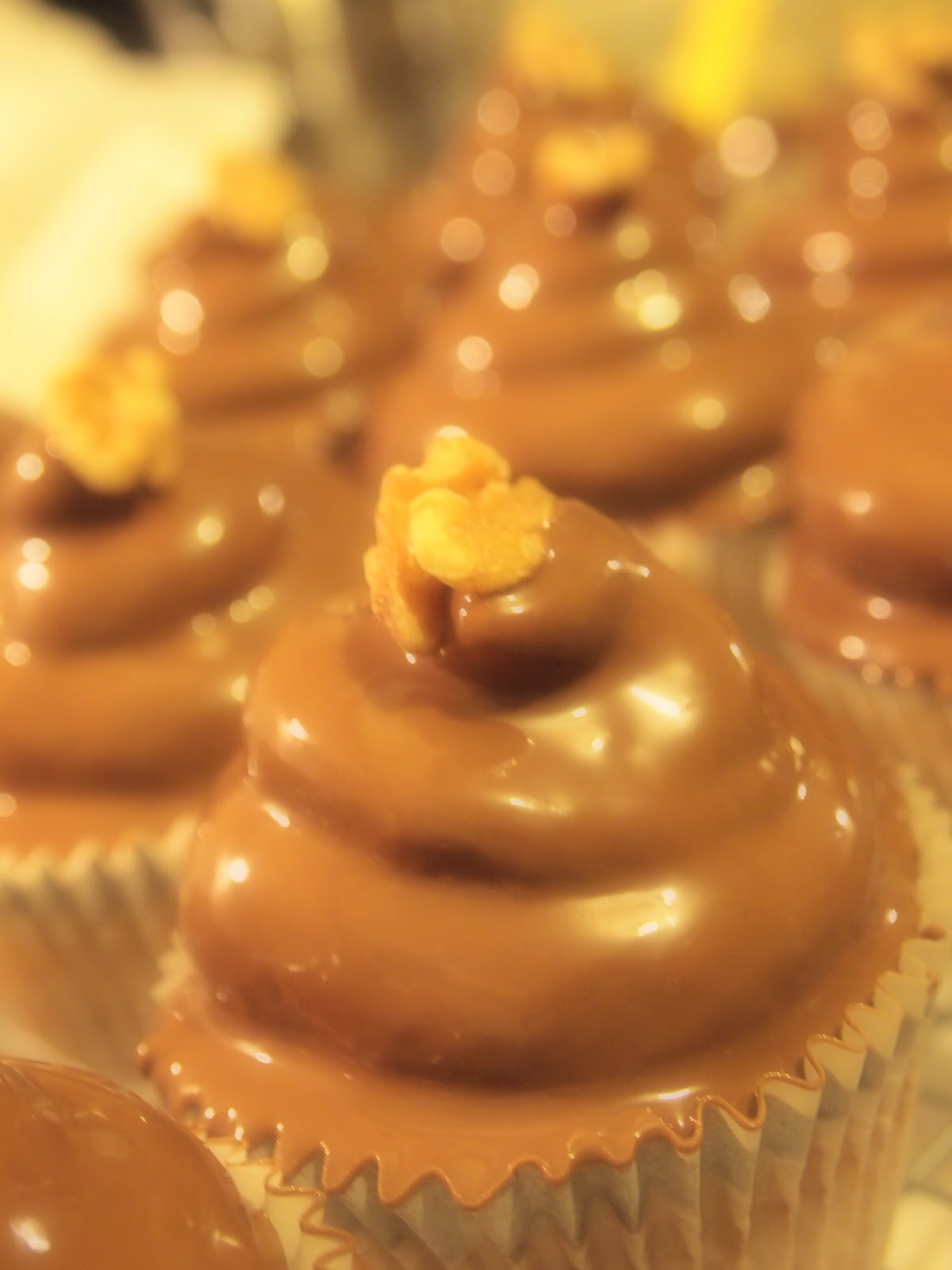 Hetty's Tea Party Truly Luxurious Walnut Whip Cupcakes