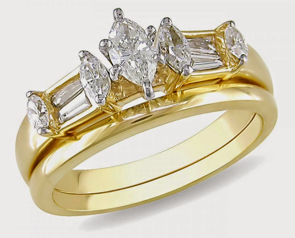 Oval Diamond Yellow Gold Wedding Ring Sets for Her Design