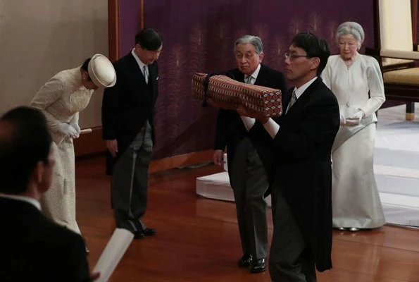 Emperor Naruhito, Empress Masako, Princess Aiko, Princess Kiko, Princess Mako, Princess Kako, Crown Prince Fumihito