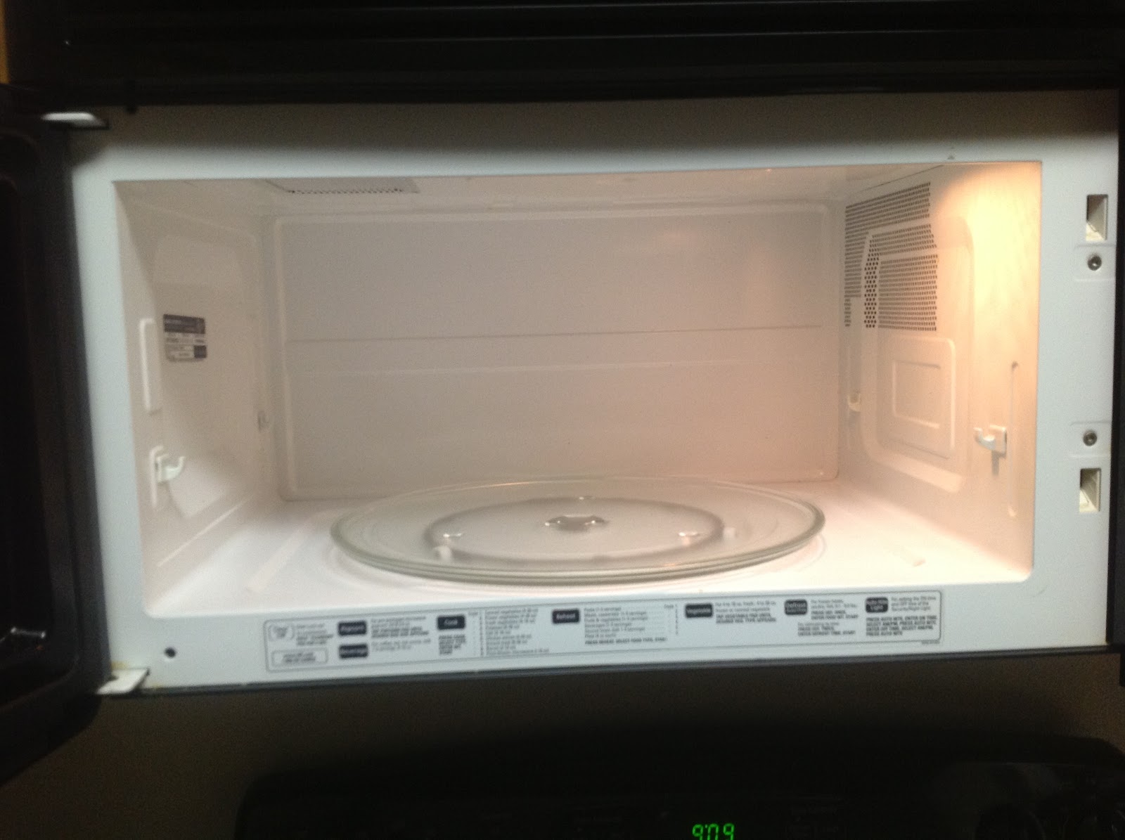 I Pinned, I Tried, I Conquered: Cleaning Microwave with Vinegar