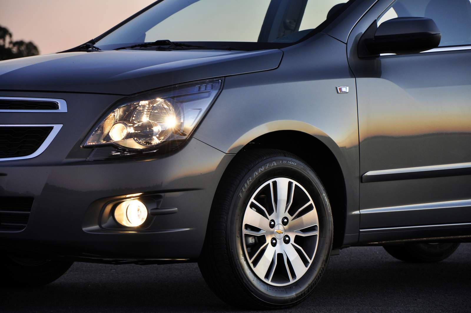 Chevrolet Cobalt 1.8 Automático fotos, preços