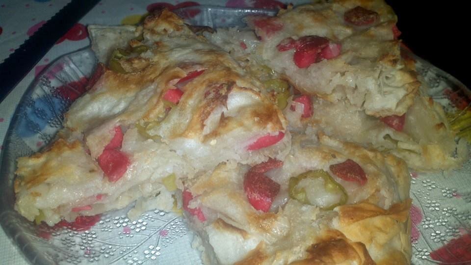 Nazlı�nın Mutfağı Sosisli Peynirli Pratik Börek